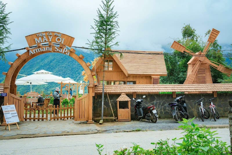 Tiệm cà phê Mây ơi