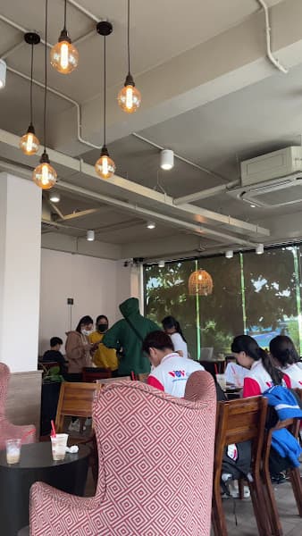 Hình ảnh Highlands Coffee - 117 Nguyễn Văn Quá - 3