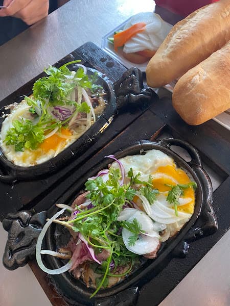 Ảnh bìa Bánh mỳ Xíu Mại Bò Bít Tết Gái