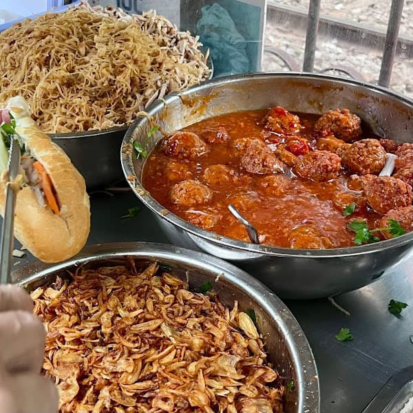 Hình ảnh Bánh Mì Bì Xíu Mại Cô Thu Đường Ray - 2