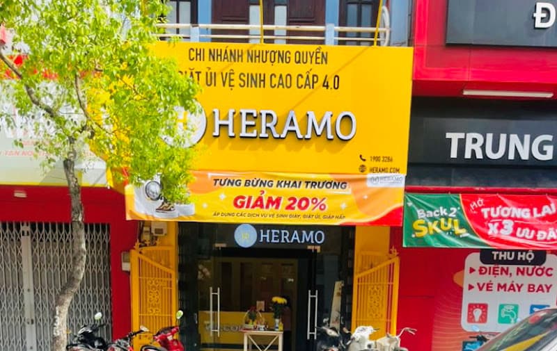 Hình ảnh HERAMO (Hoàng Diệu, Quận 4) - Giặt Hấp, Vệ Sinh Giày, Giặt Ủi Cao Cấp - 4