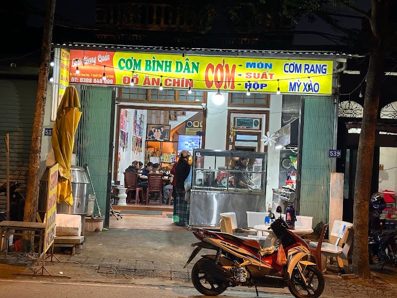 Quán cơm bình dân Linh Giang