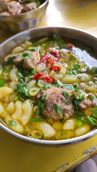 Hình ảnh Bánh mì xíu mại, nui - 2