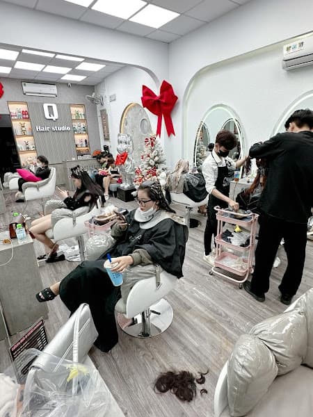 Hình ảnh Q Hair Studio 836 Trần Cao Vân - 4