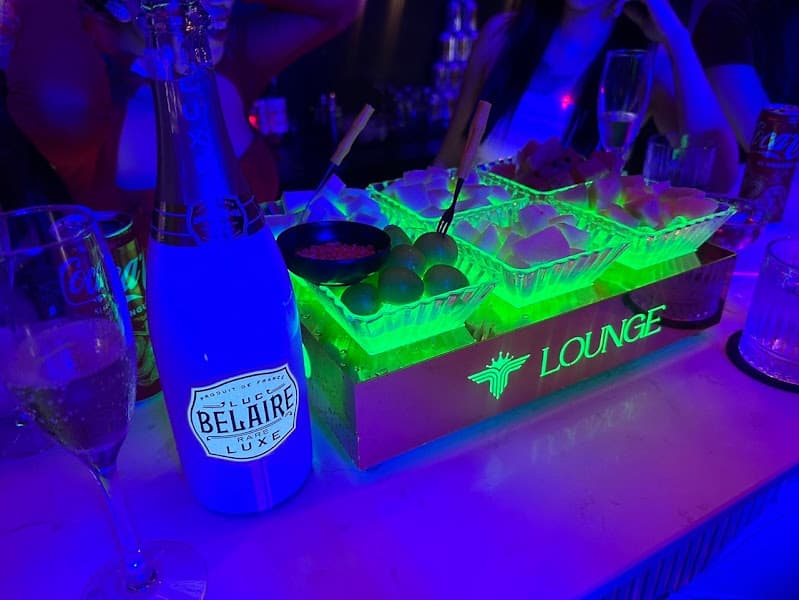 Ảnh bìa T Lounge & Bar