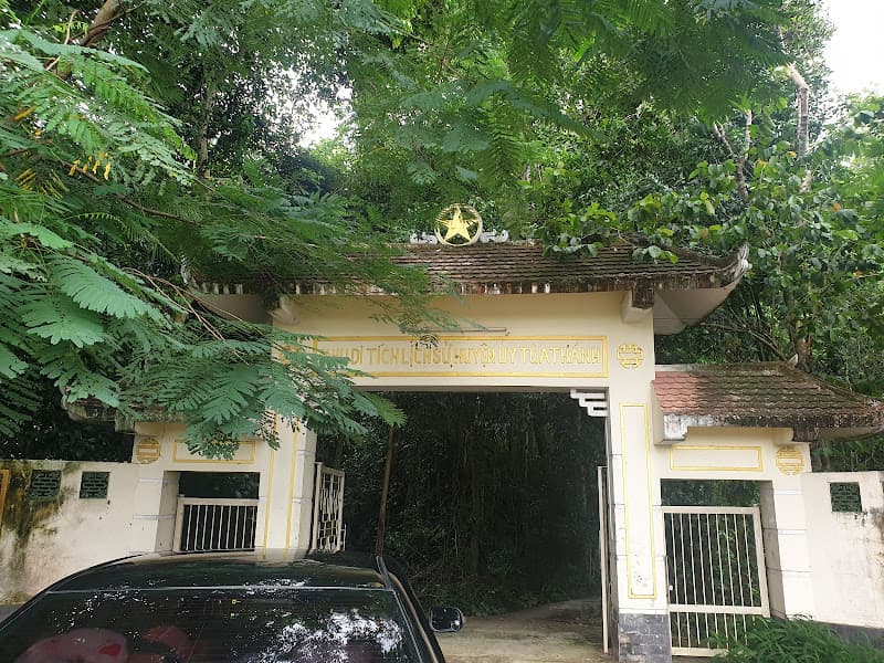 Di tích lịch sử Năm Trại