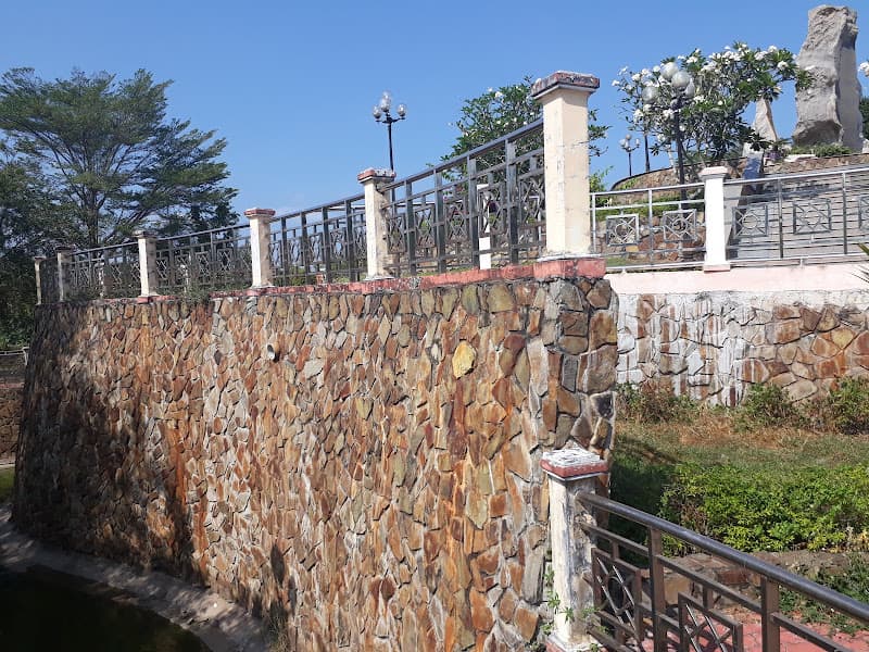 Hình ảnh Tượng đài Đốc binh Lê Cẩn và Nguyễn Giao - 4