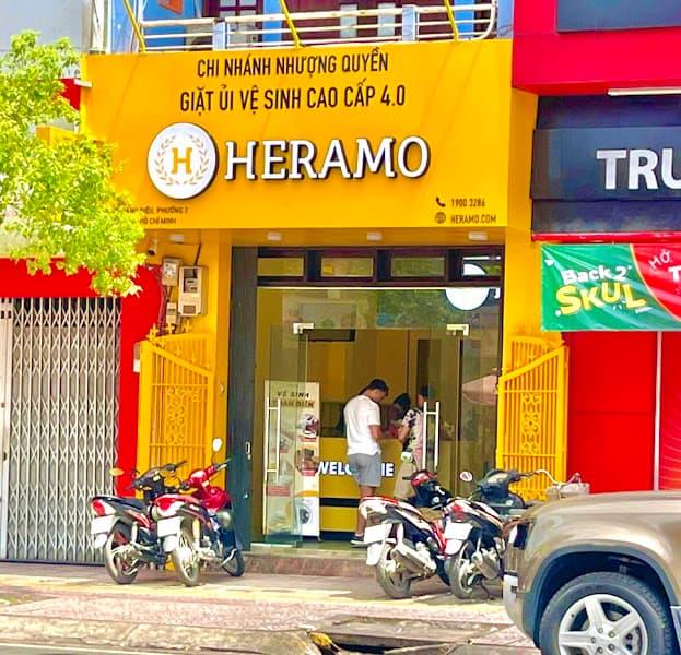 Hình ảnh HERAMO (Hoàng Diệu, Quận 4) - Giặt Hấp, Vệ Sinh Giày, Giặt Ủi Cao Cấp - 2