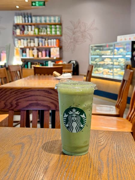 Hình ảnh Starbucks ở Sense City - 3