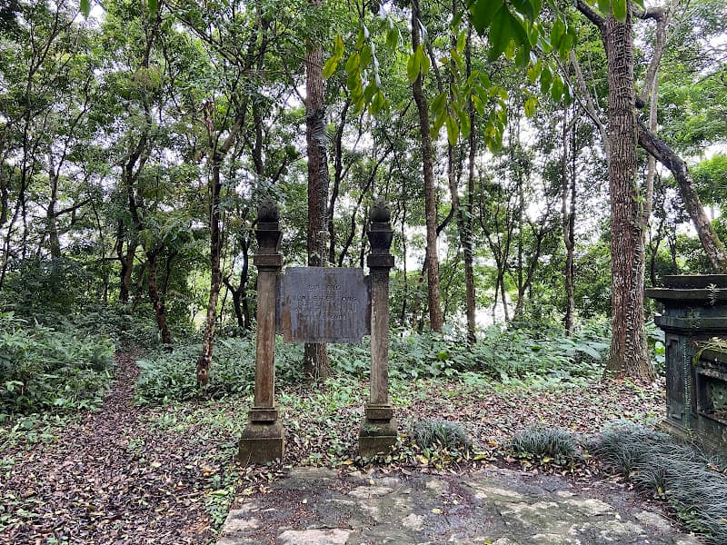 Hình ảnh Lăng mộ vua Lê Hiến Tông - 4