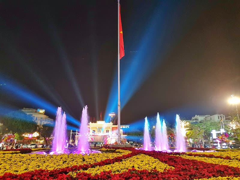 Hình ảnh Đài phun nước Quảng trường Trung tâm thành phố - 3