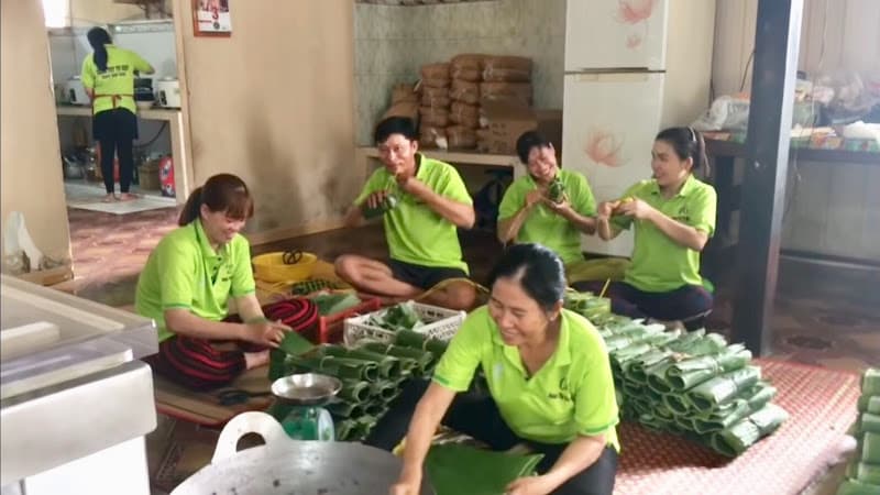 Hình ảnh Bánh Tét Tư Đẹp - 3