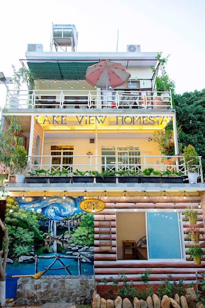 Lake View Homestay