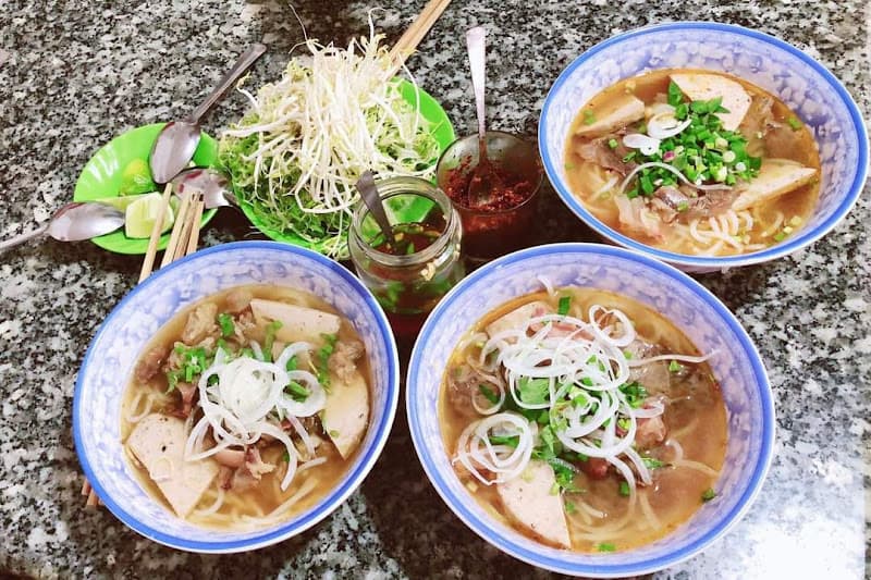 Hình ảnh Quán Bún Bò Huế O Lịch - 3