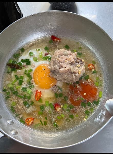 Hình ảnh Bánh mì xíu mại Hàng Quyên (Chi nhánh 1) - 2