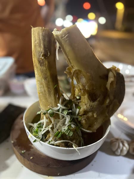 Hình ảnh Bún Bò Huế Cơm gà xối mỡ , Xí Quách , súp bò viên - 3