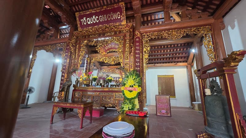 Di tích Lịch sử Quốc gia Hang Lèn Hà