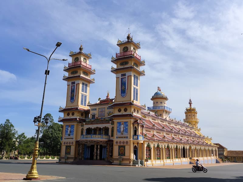 Ảnh bìa Tòa Thánh Tây Ninh