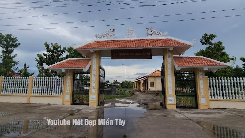 Ảnh bìa Di Tích Khu Mộ Thân Nhân Danh Thần Thoại Ngọc Hầu