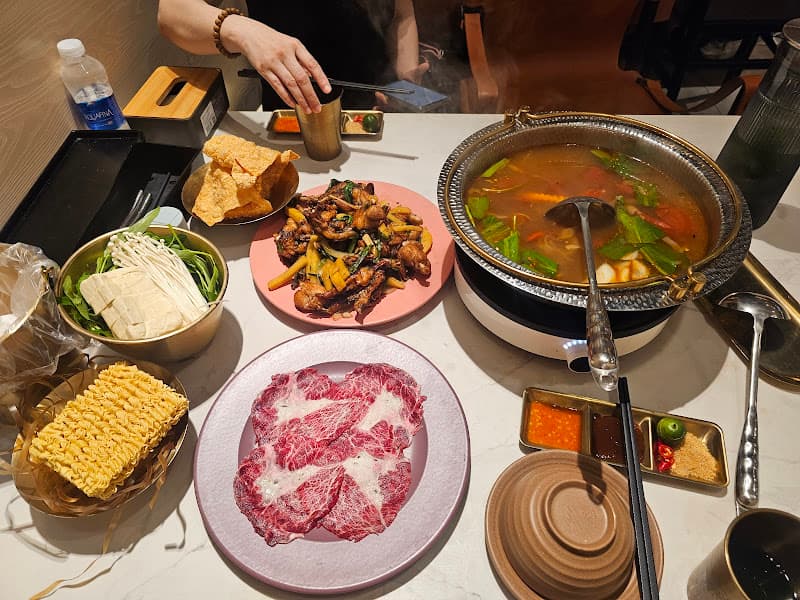 Hình ảnh Tiệm Lẩu Sum Họp - Buffet Lẩu Việt - 5