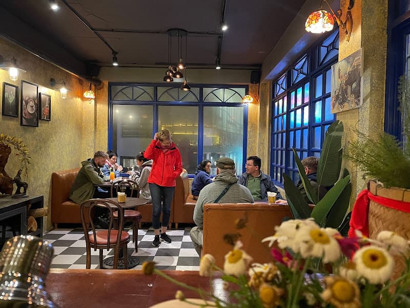 Hình ảnh Saparis Eatery & Cocktail Bar - 4