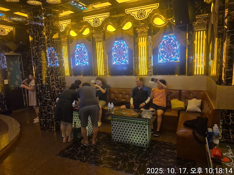 Hình ảnh Karaoke Táo Đỏ - 3