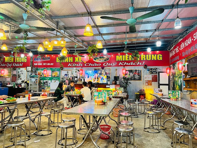 Bánh Xèo Miền Trung Cô Hiền Ô Cách " ĂN LÀ GHIỀN"