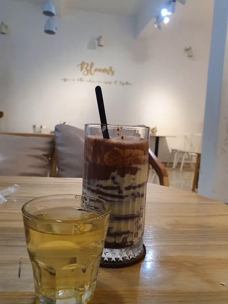 Hình ảnh Blooms Coffee - 2
