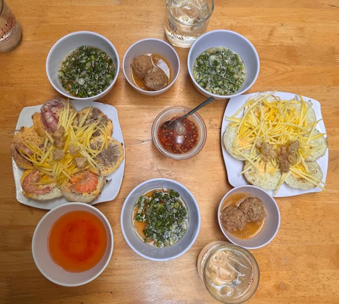 Hình ảnh Bánh Căn Út Năm - 4