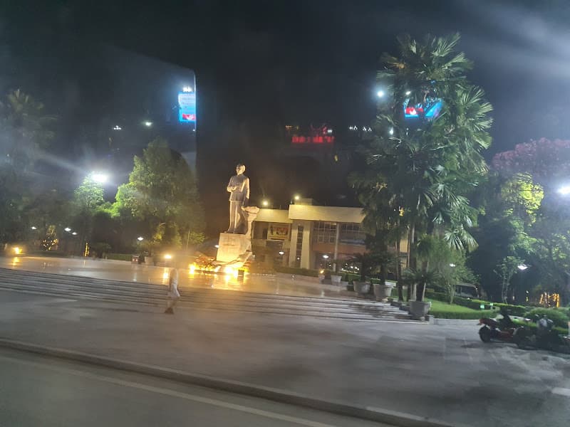 Hình ảnh Quảng trường Tượng đài Chủ tịch Hồ Chí Minh - 2