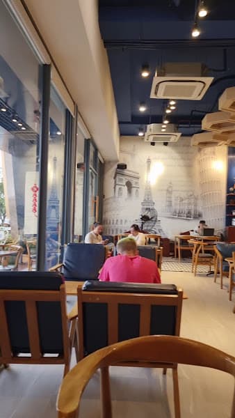 Hình ảnh Queen Coffee & Talk Mường Thanh - 4