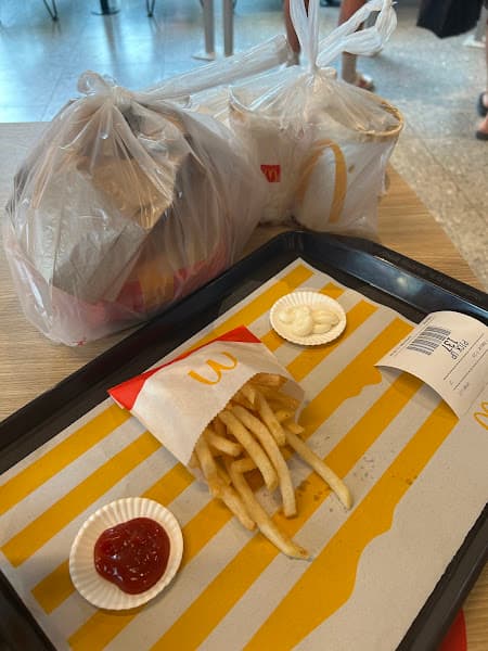 Hình ảnh McDonald's Nguyễn Văn Thoại - 2
