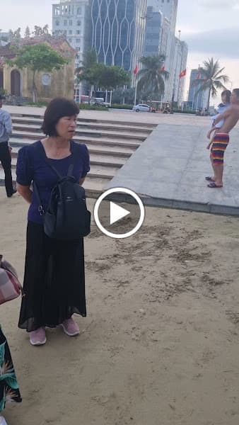 Hình ảnh Bread With Grilled Meat Skewer Bánh Mỳ Que Đà Nẵng ( Bánh Mỳ Que Ông Trinh) - 2