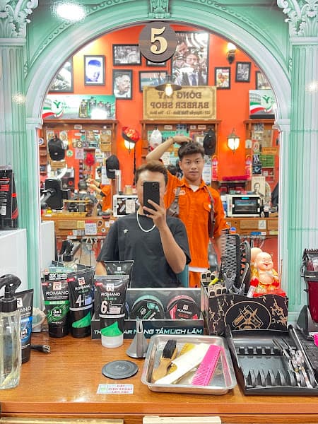 Hình ảnh Đông Tây Barbershop - 337 Nguyễn Thái Bình - 2