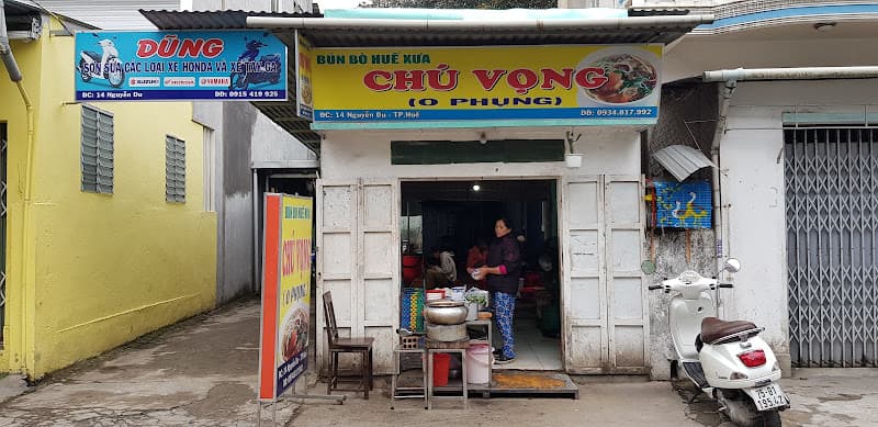 bún bò o Phụng - chú Vọng