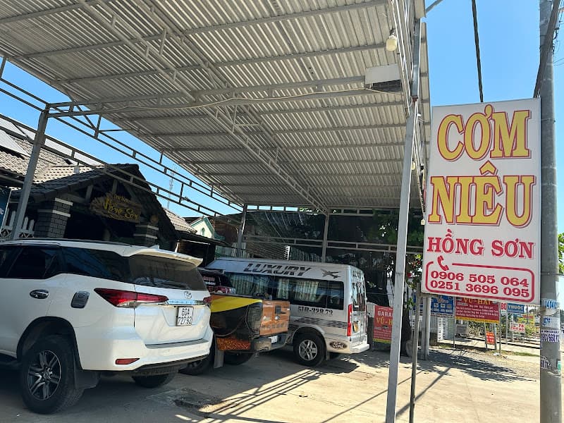 Cơm Niêu Hồng Sơn