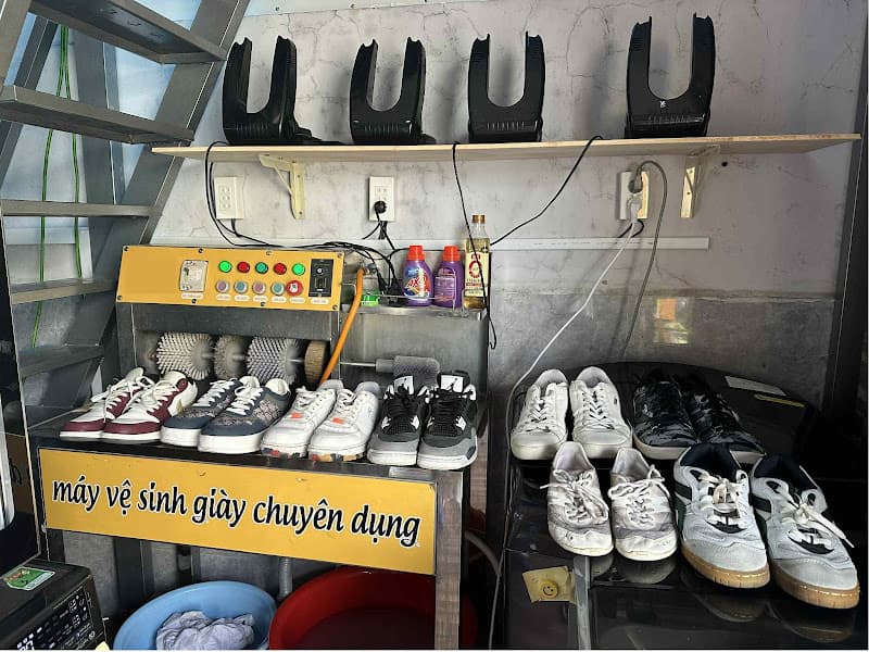 Hình ảnh Giặt Sấy - Vệ Sinh Giày 54 - 10