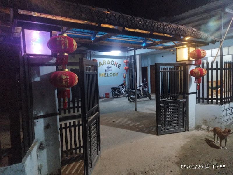 Ảnh bìa Karaoke Melody. Suối Tân