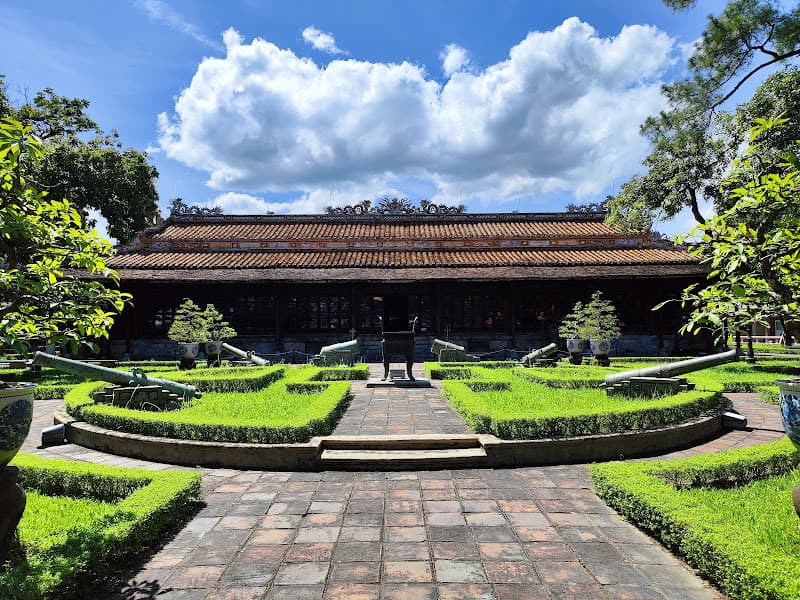 Ảnh bìa Bảo tàng Cổ vật Cung đình