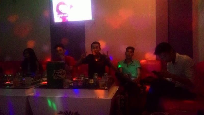 Hình ảnh Cầu Vồng Karaoke - 3
