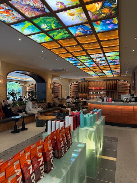 Hình ảnh Highlands Coffee 123 Lê Thánh Tôn - 3