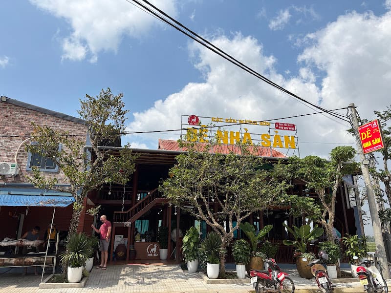 Ảnh bìa Dê nhà sàn Hà Tĩnh