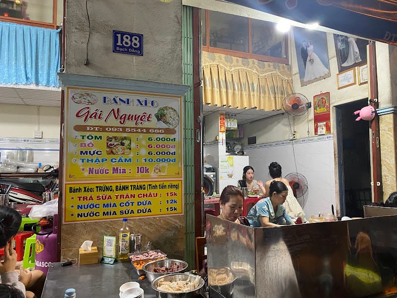 Bánh xèo gái Nguyệt