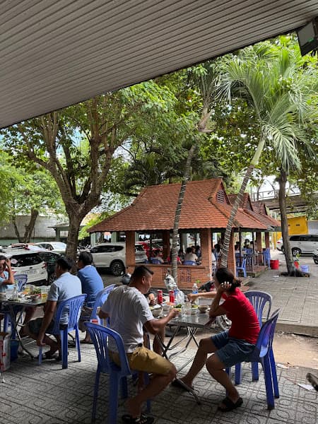 Quán Gà Nướng Cây Bàng