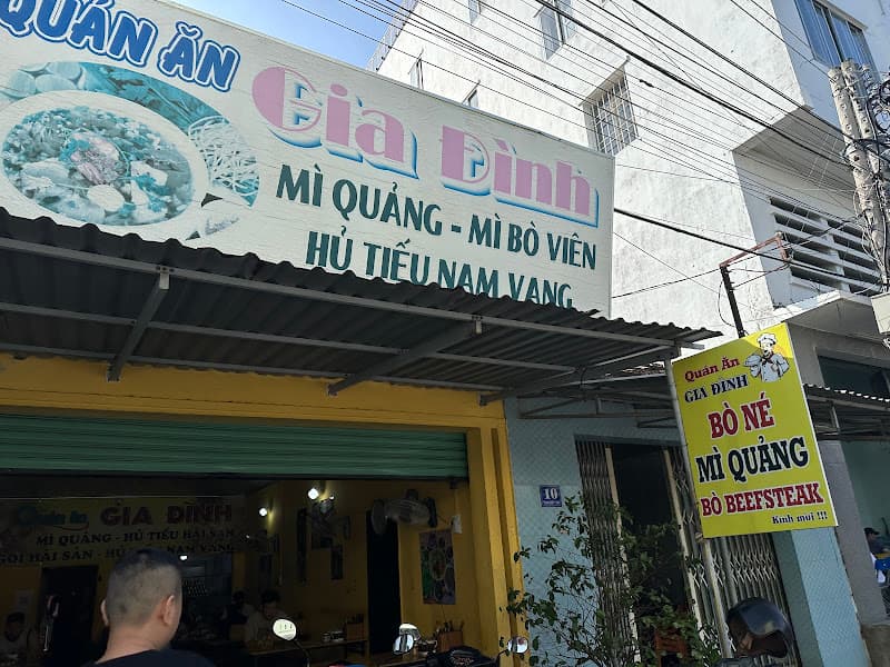 Quán ăn Gia Đình