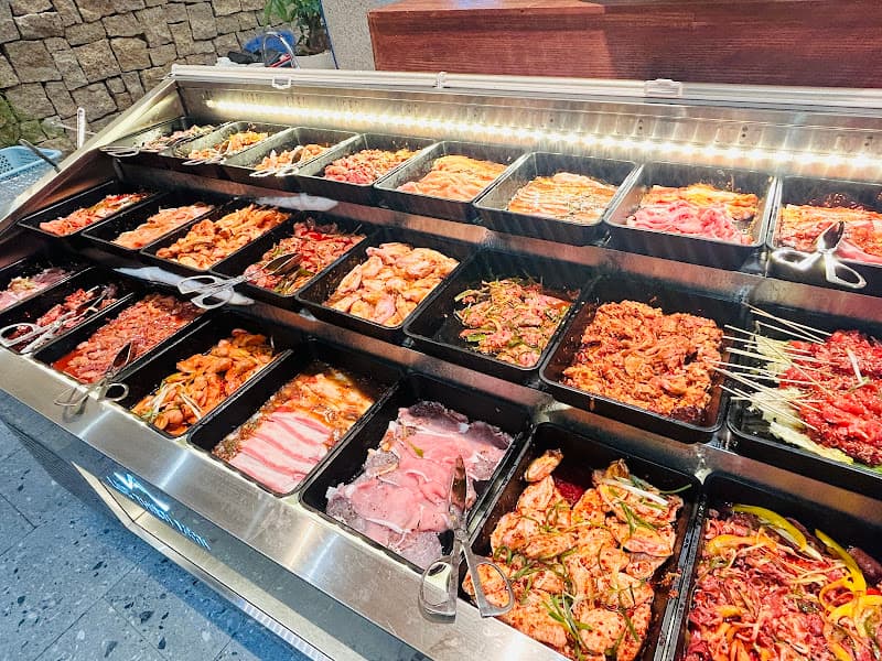 Hình ảnh Nhà Hàng Buffet Lẩu Nướng Lục Thiện Môn 六扇門自助火锅 - 6