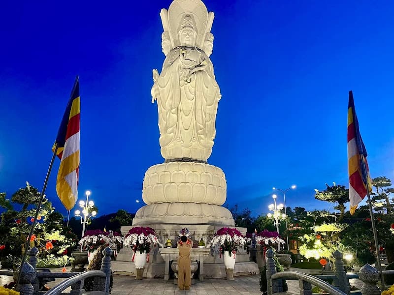 Ảnh bìa Đại Tùng Lâm Hoa Sen