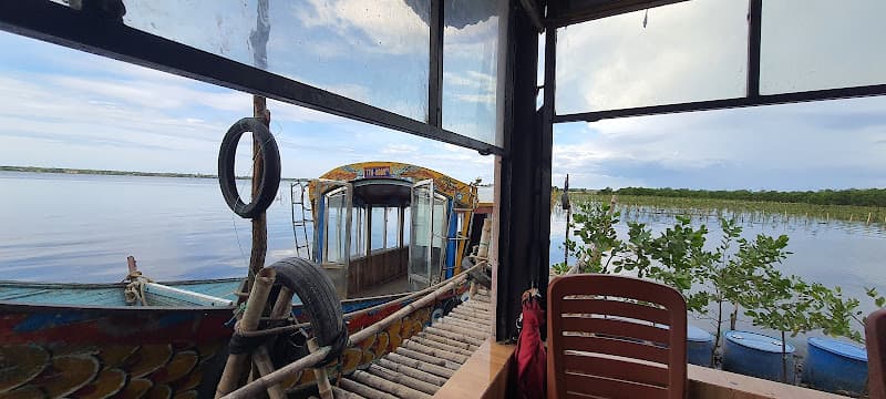 Nhà hàng Tam giang hội quán