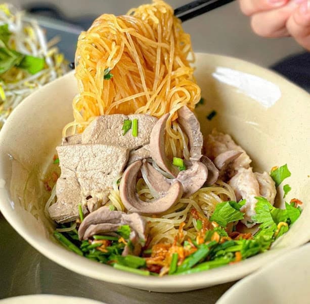 Hình ảnh Hủ tíu mì gà Út Bừn - 5