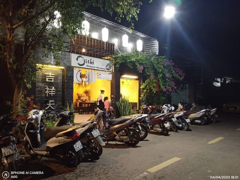 Hình ảnh Oishi Hotpot Restaurant - Nhà hàng nhỏ chuyên các món ăn từ Gà - 2